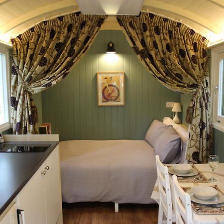The Kestrel Shepherd Hut, Whitehouse Farm Stowmarket Exteriör bild