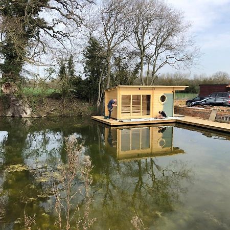 The Kestrel Shepherd Hut, Whitehouse Farm Stowmarket Exteriör bild