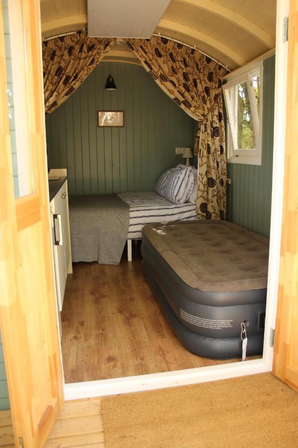 The Kestrel Shepherd Hut, Whitehouse Farm Stowmarket Exteriör bild