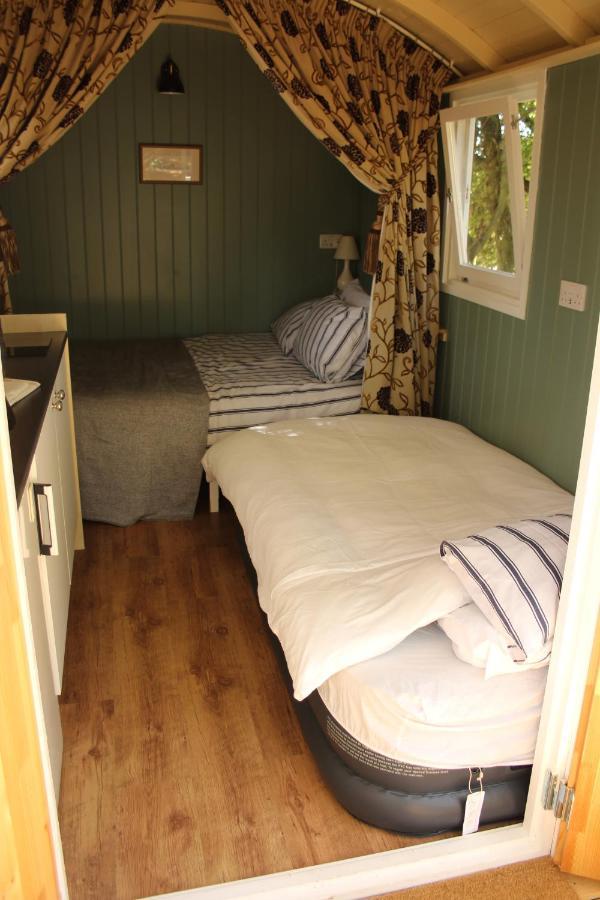 The Kestrel Shepherd Hut, Whitehouse Farm Stowmarket Exteriör bild