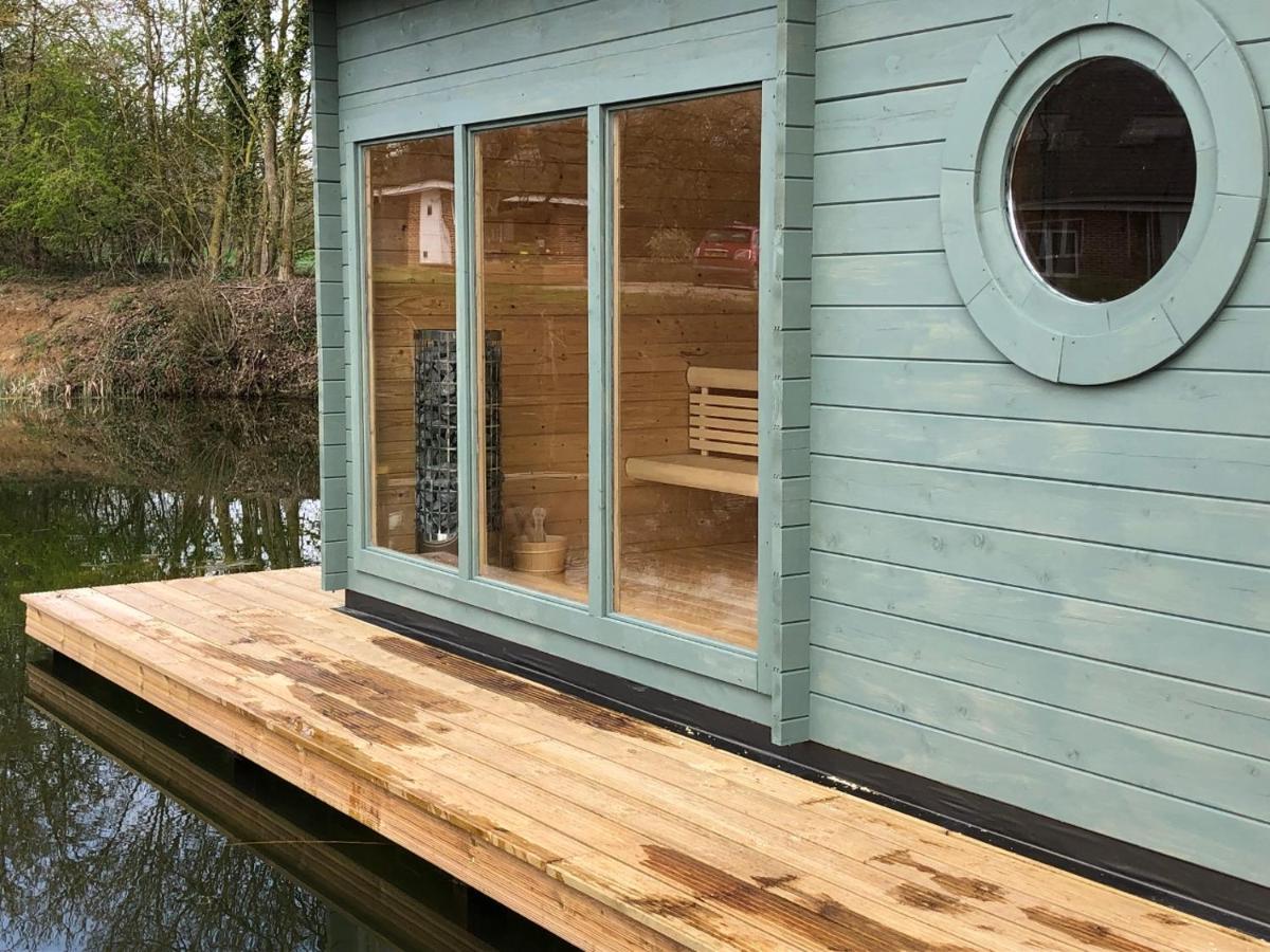 The Kestrel Shepherd Hut, Whitehouse Farm Stowmarket Exteriör bild